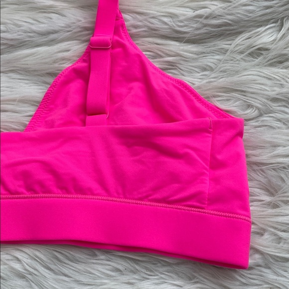 SKIMS | Fits Everybody Triangle Bralette in Neon Pink - Picture 7 of 10